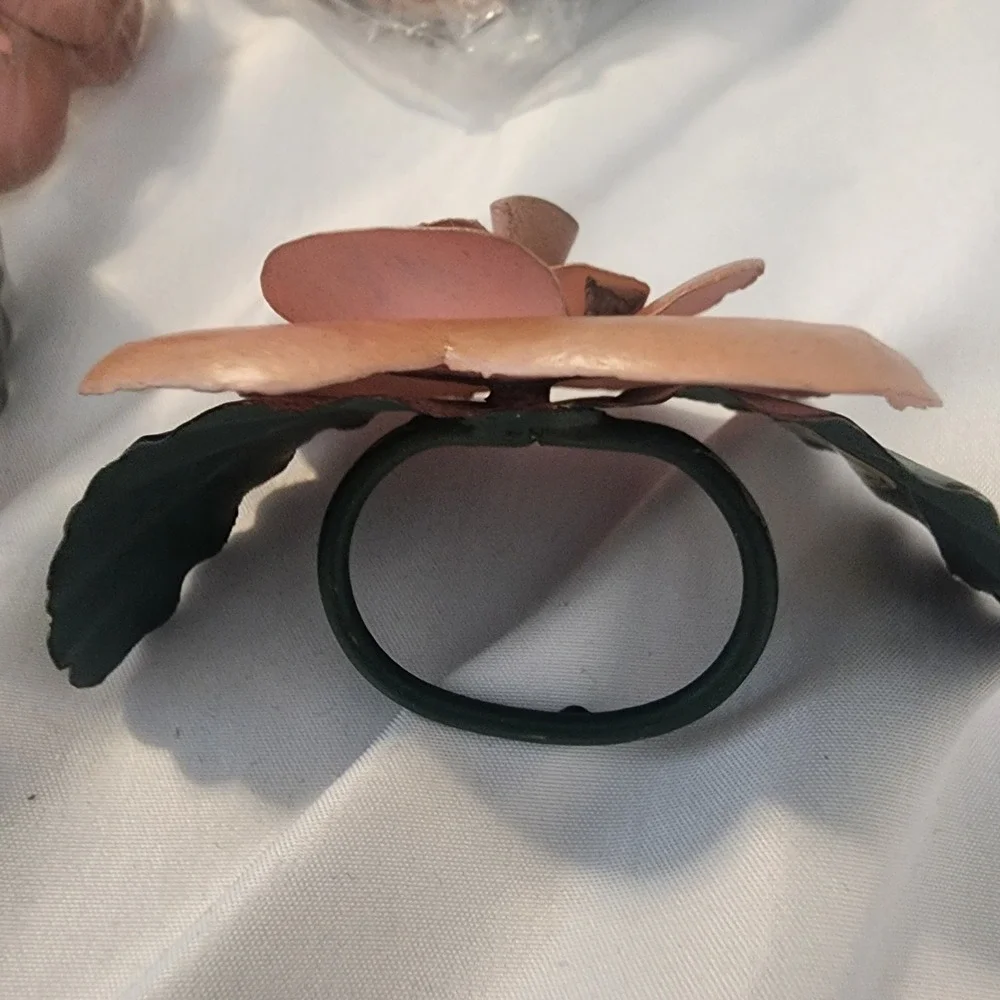 Set 12 RARE Vtg Audrey Metal Pink Rose Napkin Rings Home Decor~Philippines   833